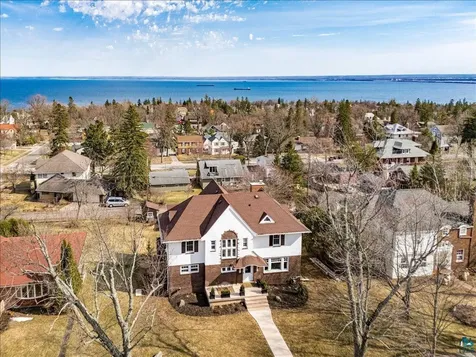 2622 E 7th Street Duluth MN 55812