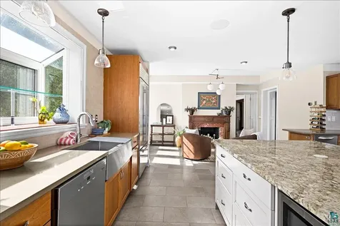 2622 E 7th Street Duluth MN 55812