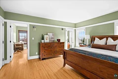 2622 E 7th Street Duluth MN 55812
