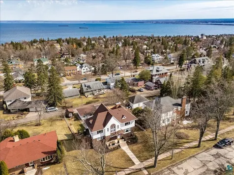 2622 E 7th Street Duluth MN 55812