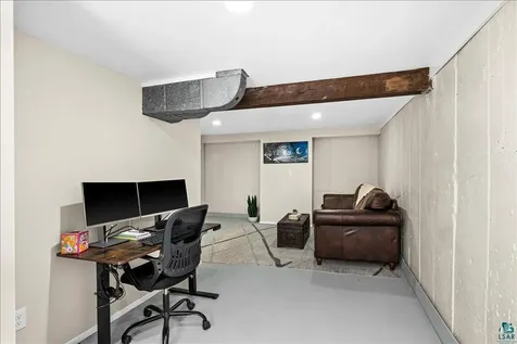 240 W Redwing Street Duluth MN 55803