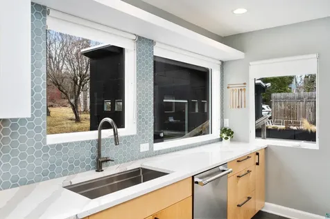 5027 Oakley Street Duluth MN 55804