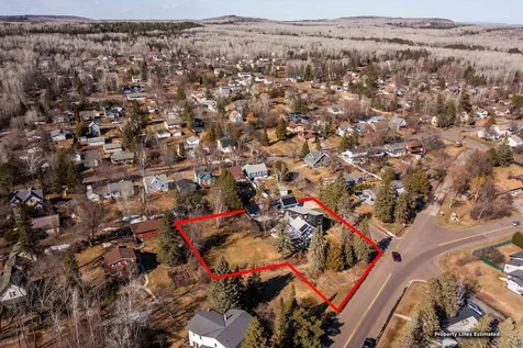 5027 Oakley Street Duluth MN 55804
