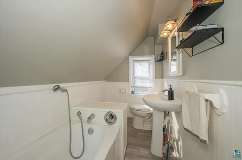 2208 W 8th Street Duluth MN 55806