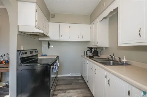 2208 W 8th Street Duluth MN 55806