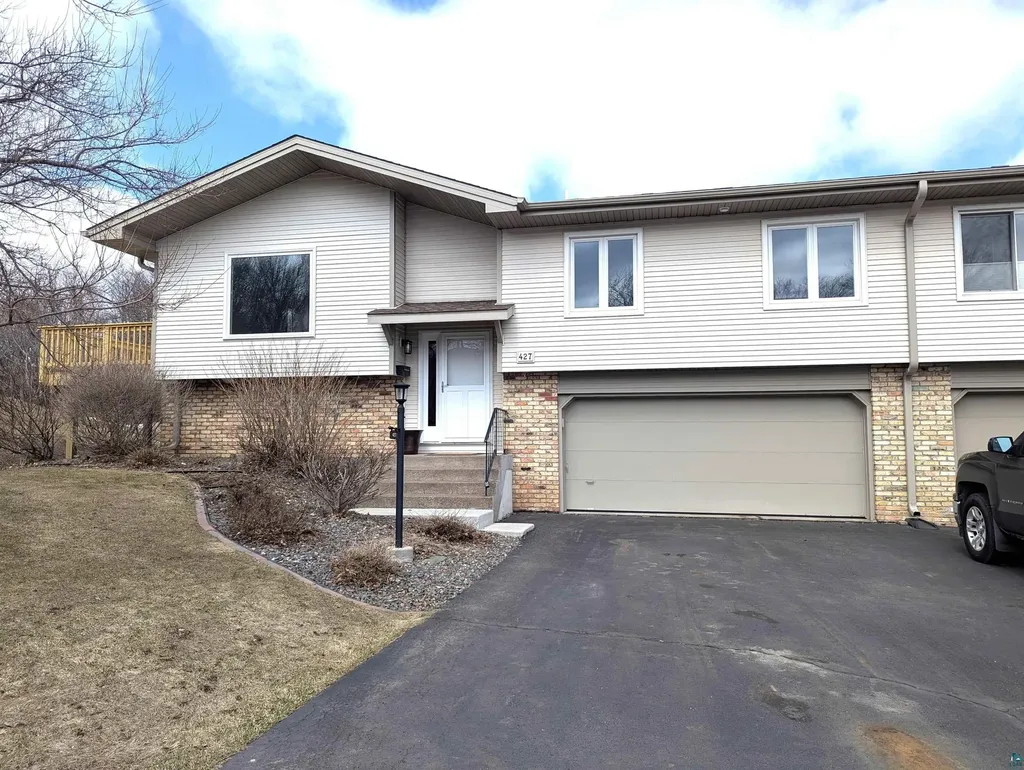 427 Wildwood Drive Duluth MN 55811