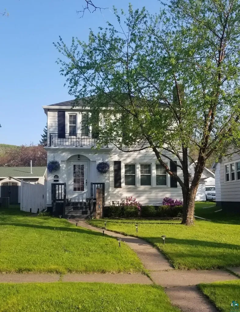 4327 W 5th Street Duluth MN 55807
