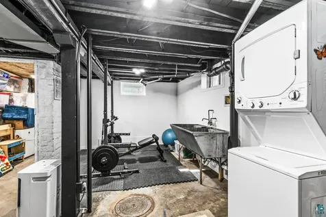 411 N 52nd Avenue W Duluth MN 55807