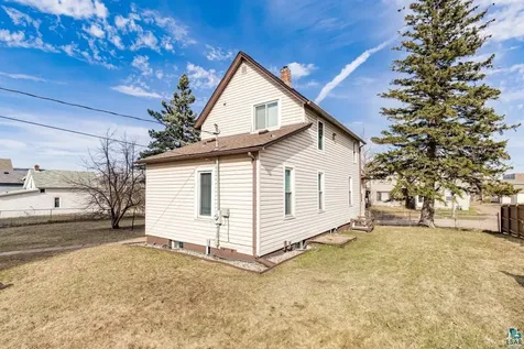 411 N 52nd Avenue W Duluth MN 55807