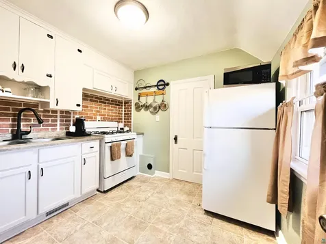 411 N 52nd Avenue W Duluth MN 55807