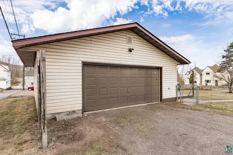 411 N 52nd Avenue W Duluth MN 55807