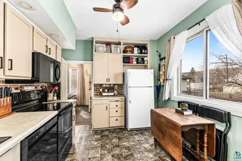 411 N 52nd Avenue W Duluth MN 55807