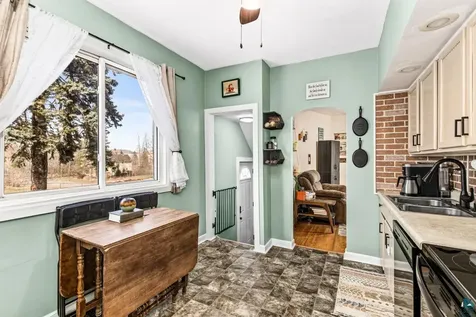 411 N 52nd Avenue W Duluth MN 55807