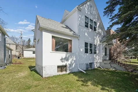 1407 E 3rd Street Duluth MN 55804