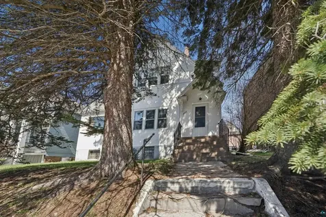 1407 E 3rd Street Duluth MN 55804