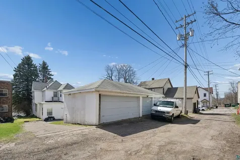 1407 E 3rd Street Duluth MN 55804