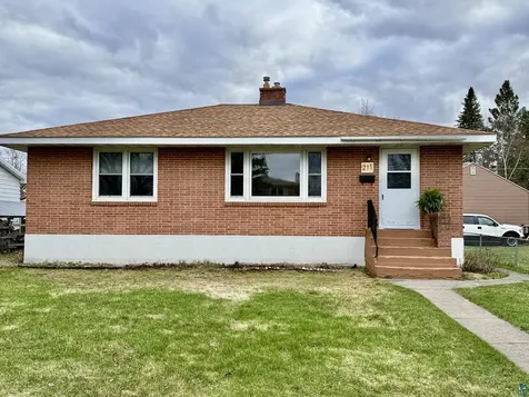 211 NW 10th Street Chisholm MN 55719