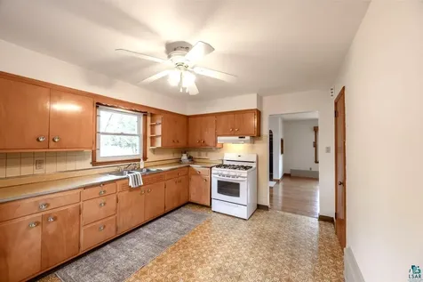211 NW 10th Street Chisholm MN 55719