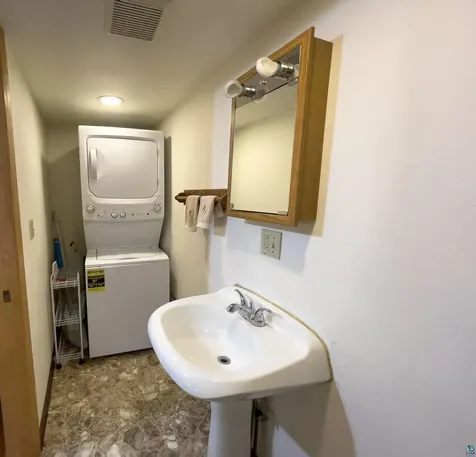 16 Law Drive Silver Bay MN 55614