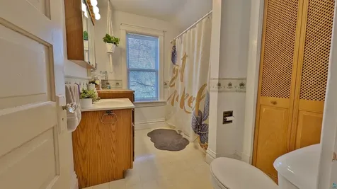 1103 E 10th Street Duluth MN 55805