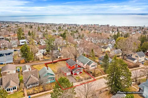 1516 N 8th Avenue E Duluth MN 55805