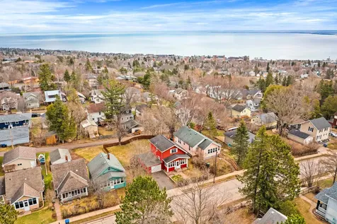 1516 N 8th Avenue E Duluth MN 55805