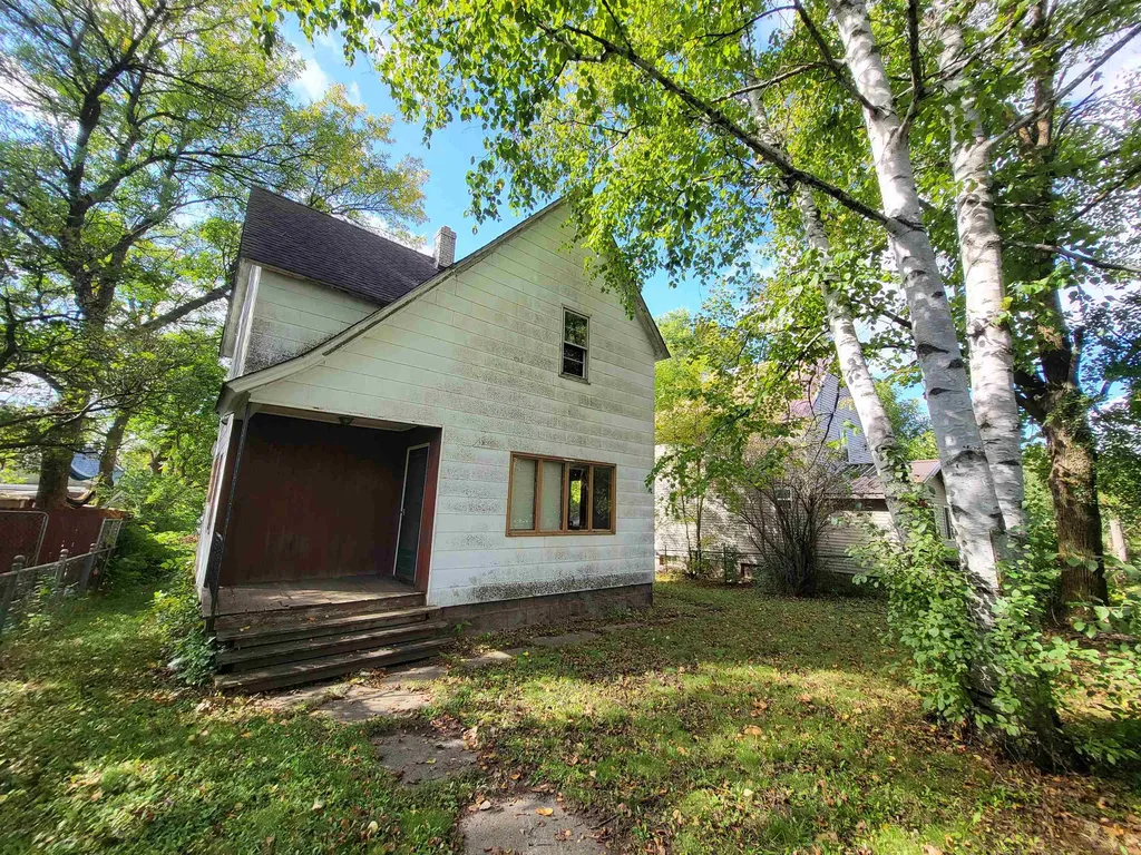 111 Carrie Avenue Eveleth MN 55734