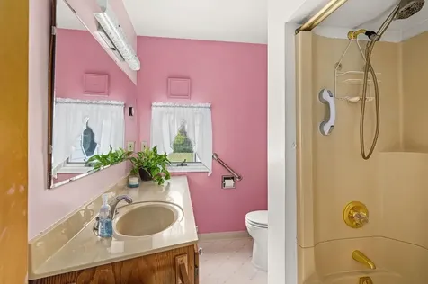 206 E Gilead Street Duluth MN 55811