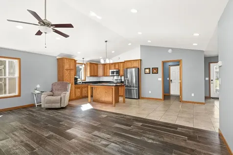 738 Hawthorne Street Cloquet MN 55720