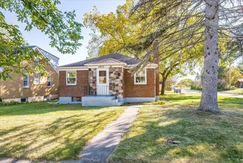 5402 Juniata Street Duluth MN 55804