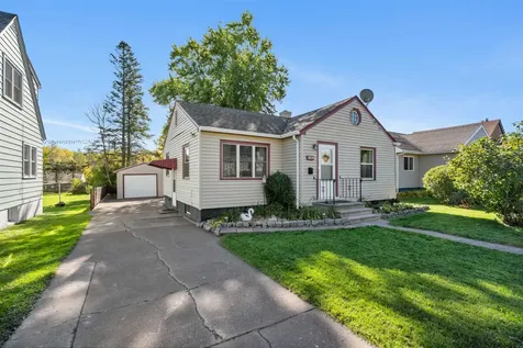 4614 Tioga Street Duluth MN 55804