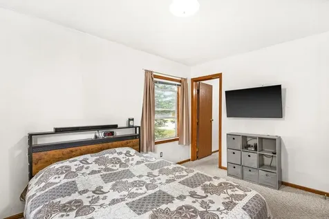 63 S Elder Drive Duluth MN 55810