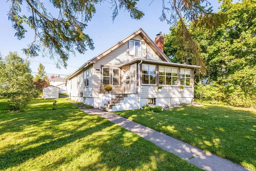 5209 Colorado Street Duluth MN 55804