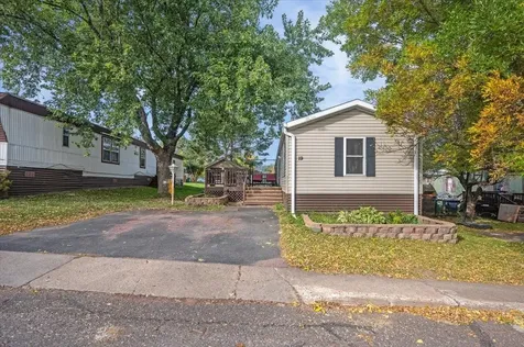 19 Holly Lane Duluth MN 55810