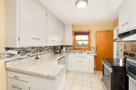 2402 Piedmont Avenue Duluth MN 55811