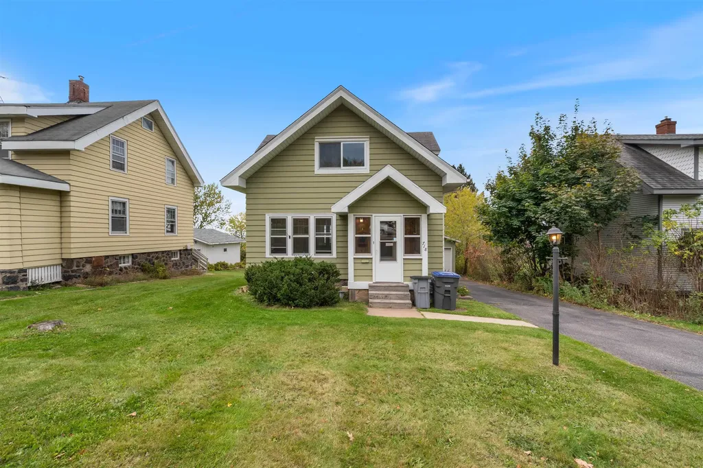 718 W Skyline Parkway Duluth MN 55806