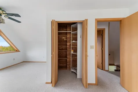 718 W Skyline Parkway Duluth MN 55806