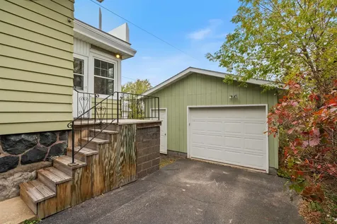 718 W Skyline Parkway Duluth MN 55806