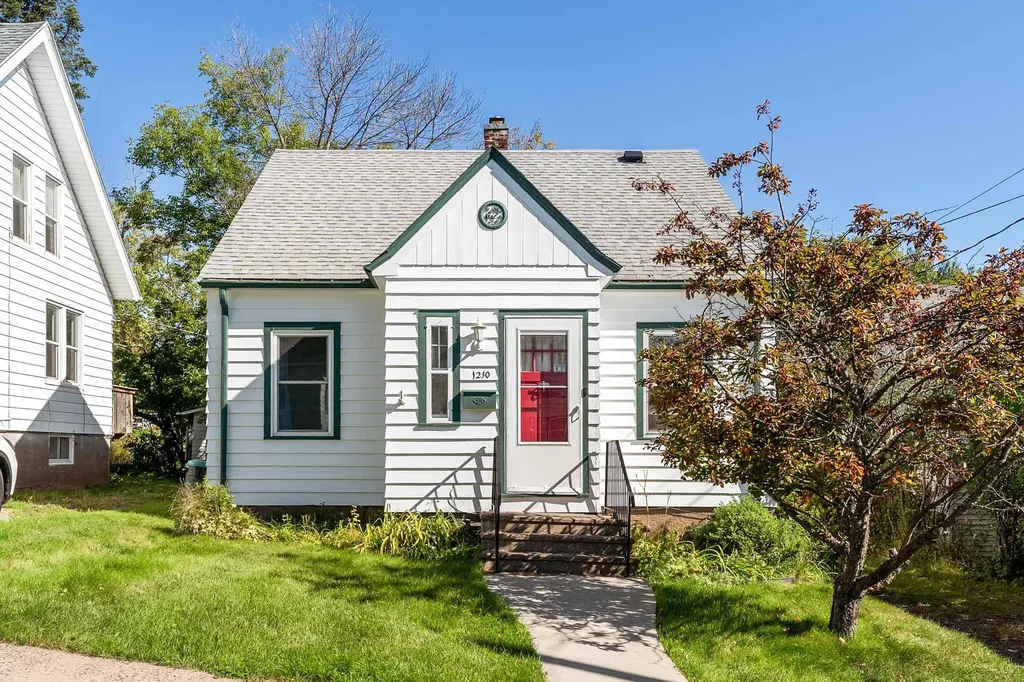 1210 N 8th Avenue E Duluth MN 55805