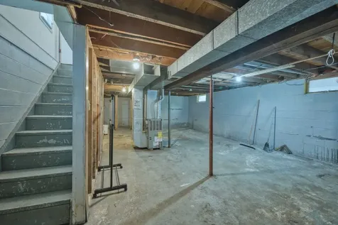 304 W 3rd Avenue N Aurora MN 55705-0000