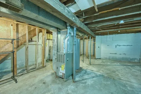 304 W 3rd Avenue N Aurora MN 55705-0000