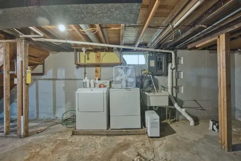 304 W 3rd Avenue N Aurora MN 55705-0000