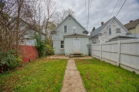 304 W 3rd Avenue N Aurora MN 55705-0000