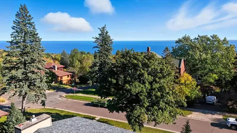 2525 E 1st Street Duluth MN 55812