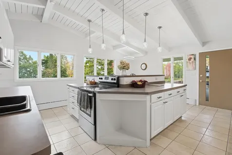 2525 E 1st Street Duluth MN 55812