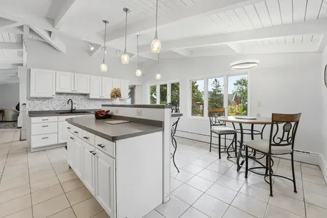 2525 E 1st Street Duluth MN 55812