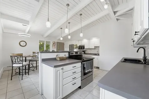 2525 E 1st Street Duluth MN 55812