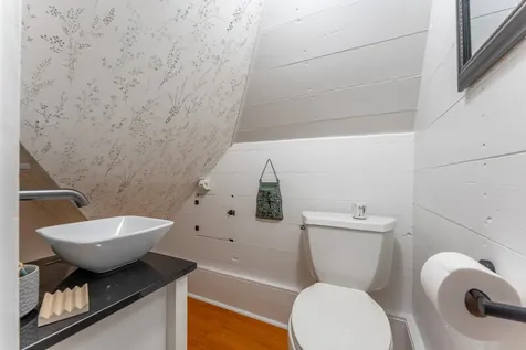 27 E Harvey Street Ely MN 55731