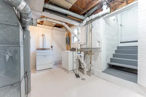 27 E Harvey Street Ely MN 55731