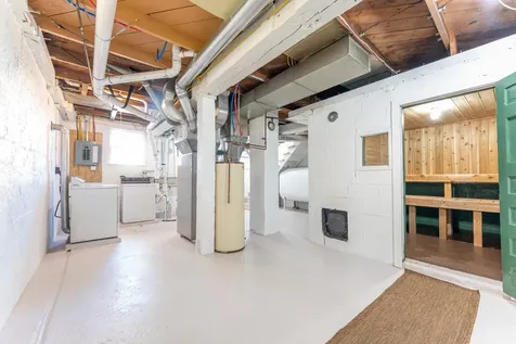 27 E Harvey Street Ely MN 55731